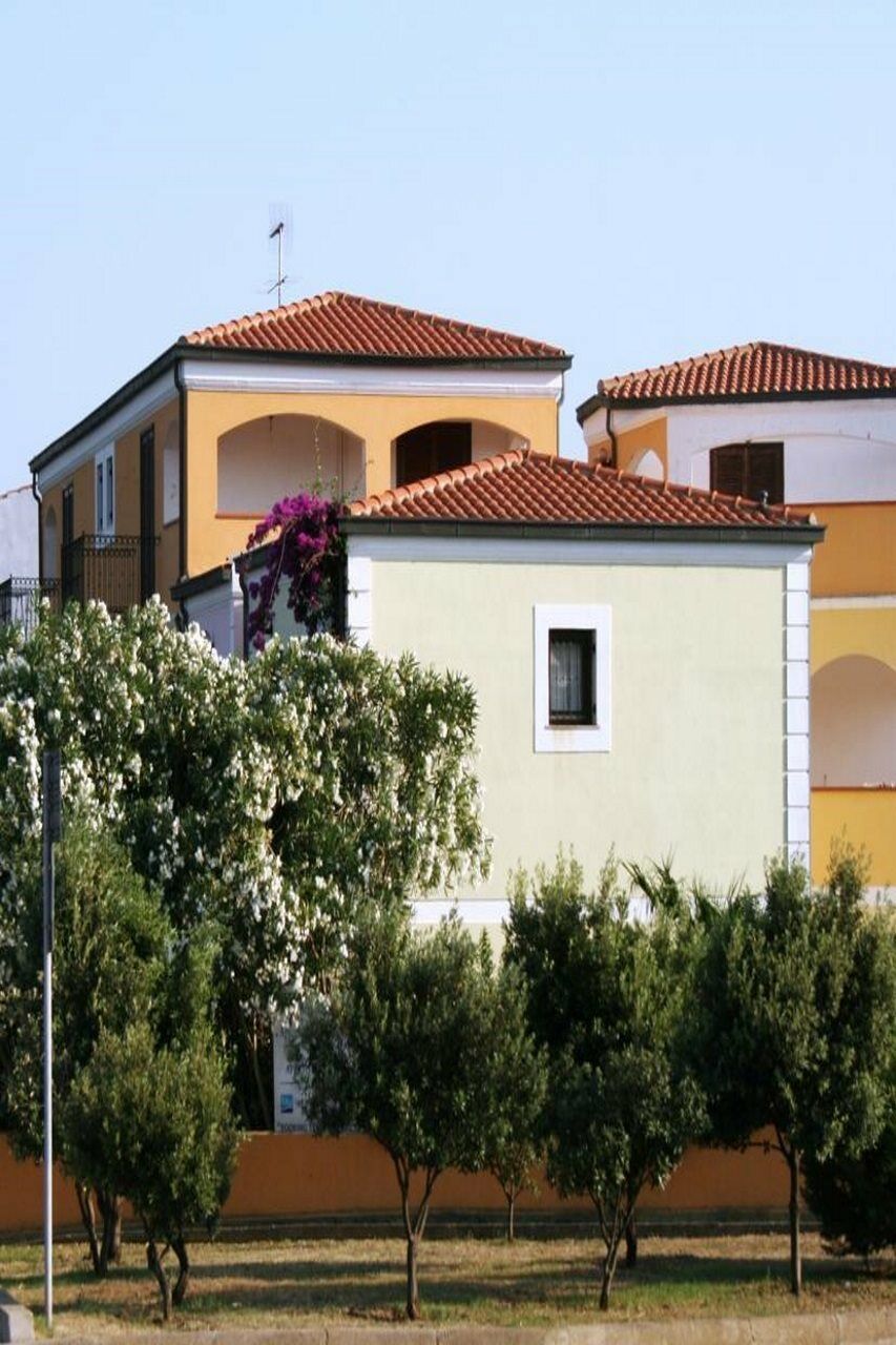 Residence Le Pavoncelle Santa Teresa Gallura Exterior foto
